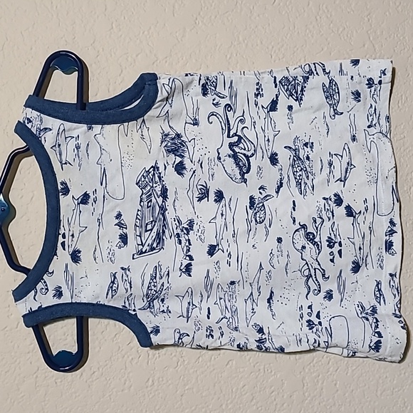 Old Navy Underwater Landscape Tank Top - Picture 3 of 4